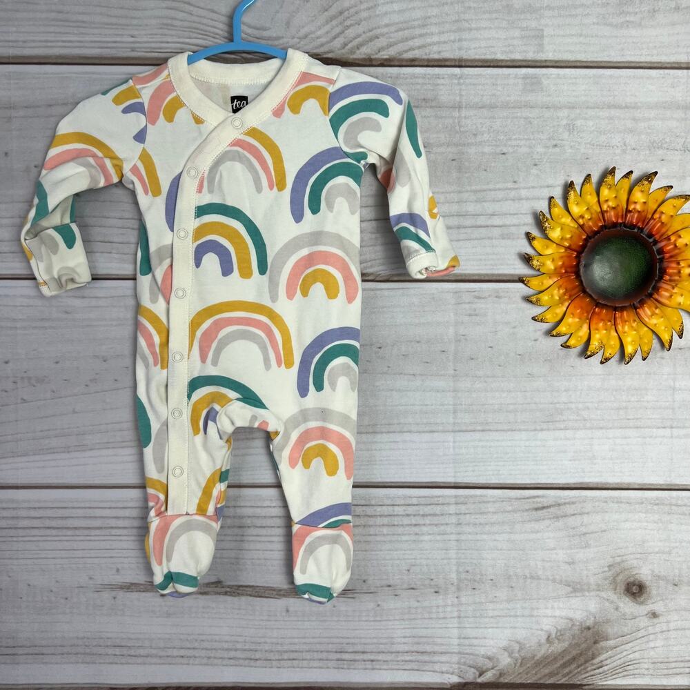Tea Collection Newborn Rainbow Footed Pajamas‎ Snap Front Sleepsuit